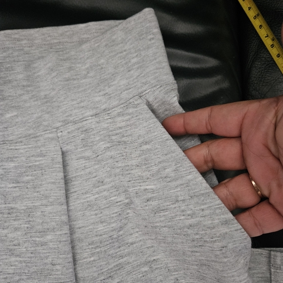 Lululemon Can you Feel The Pleat Cropped Wide Leg Sz 6 21' Heathered PowerPants - Picture 9 of 13